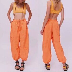 URBAN OUTFITTERS Waylan Nylon Jogger Pant Neon Orange Parachute Pants L